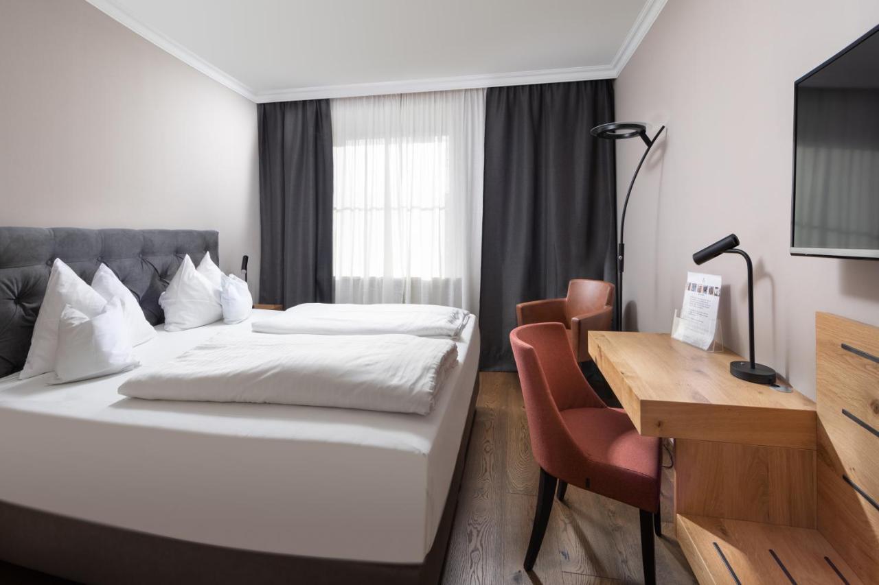 Hotel Goldene Sonne Λάντσχουτ Εξωτερικό φωτογραφία