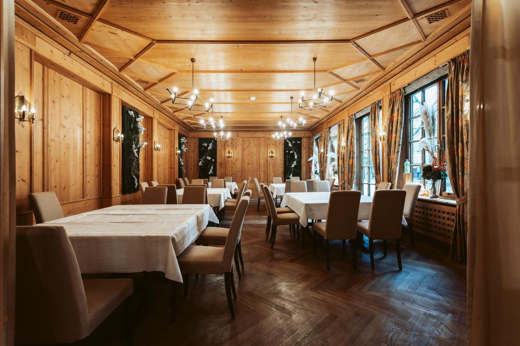 Hotel Goldene Sonne Λάντσχουτ Εξωτερικό φωτογραφία