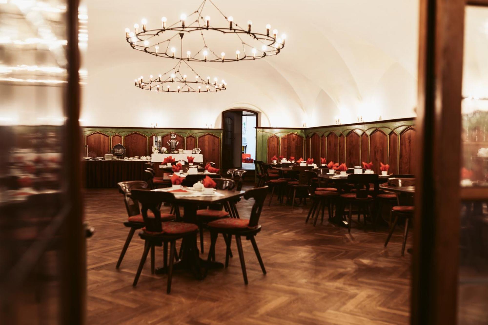 Hotel Goldene Sonne Λάντσχουτ Εξωτερικό φωτογραφία