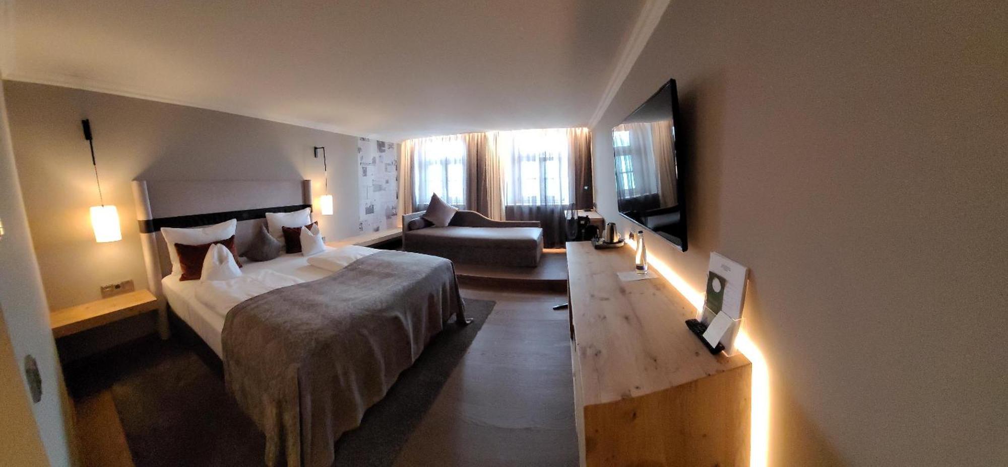 Hotel Goldene Sonne Λάντσχουτ Εξωτερικό φωτογραφία