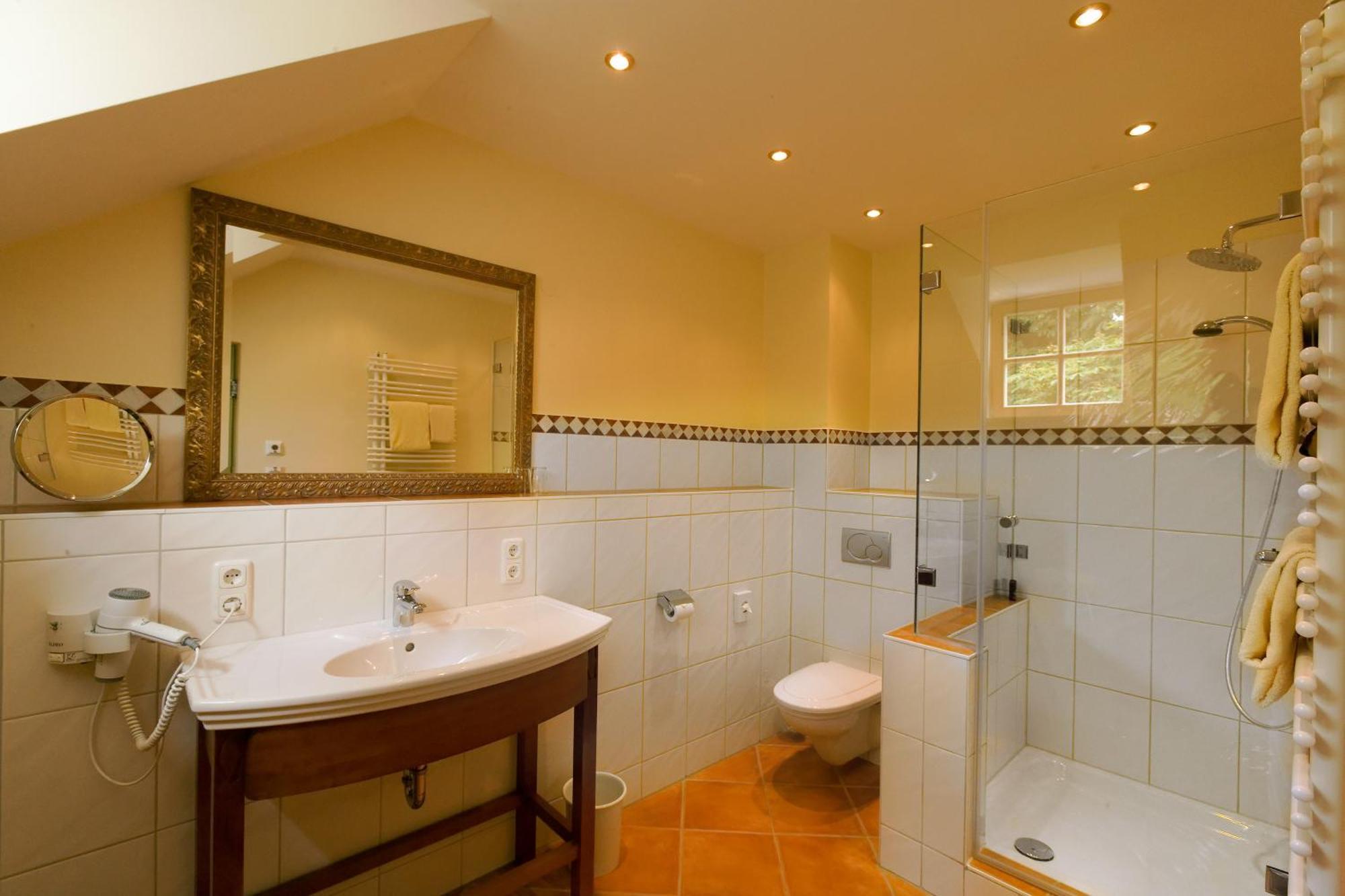 Hotel Goldene Sonne Λάντσχουτ Εξωτερικό φωτογραφία