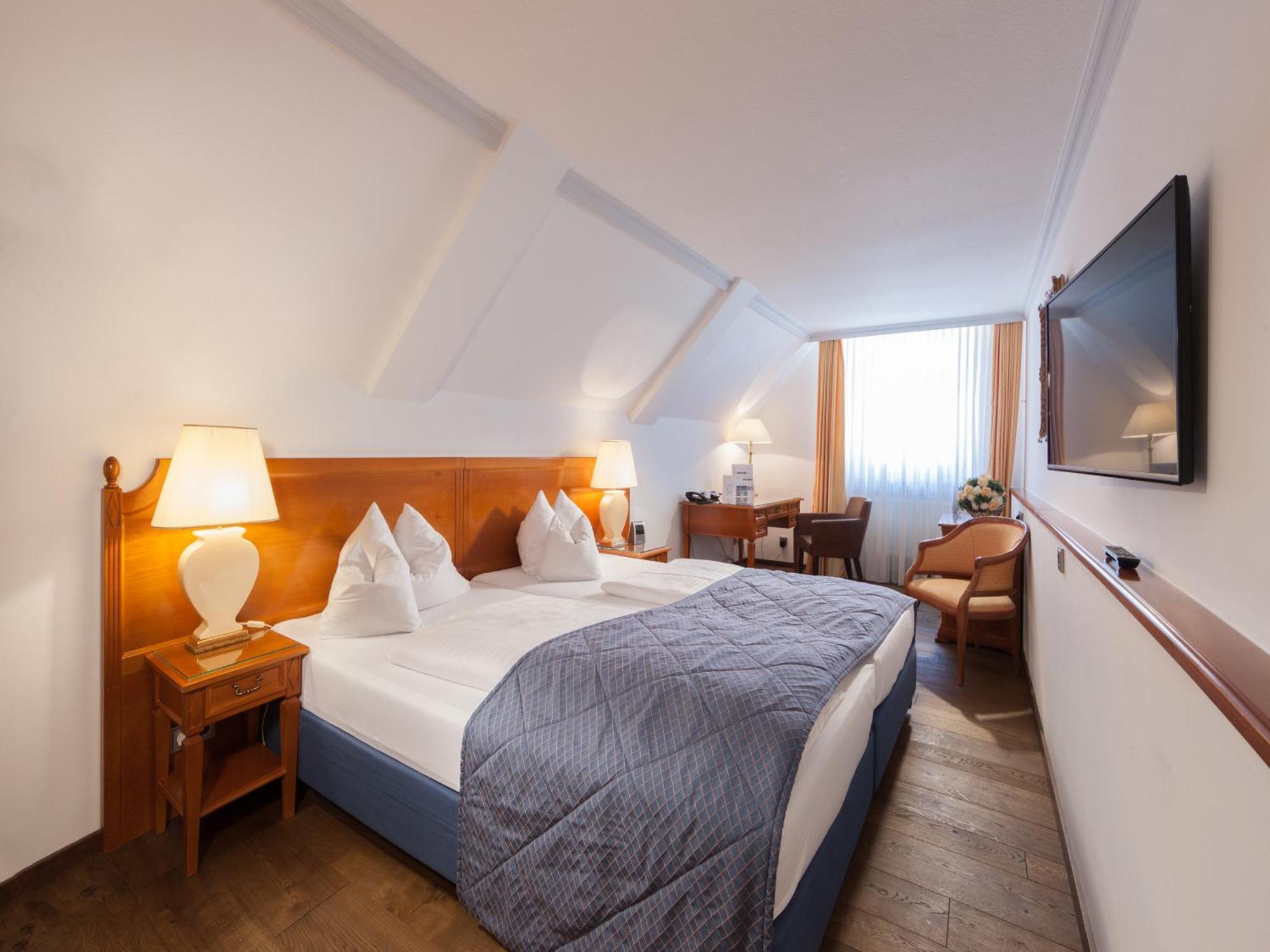 Hotel Goldene Sonne Λάντσχουτ Εξωτερικό φωτογραφία