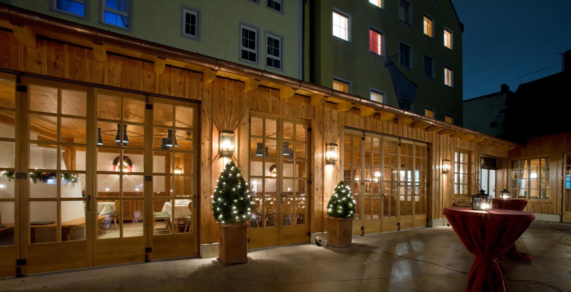 Hotel Goldene Sonne Λάντσχουτ Εξωτερικό φωτογραφία