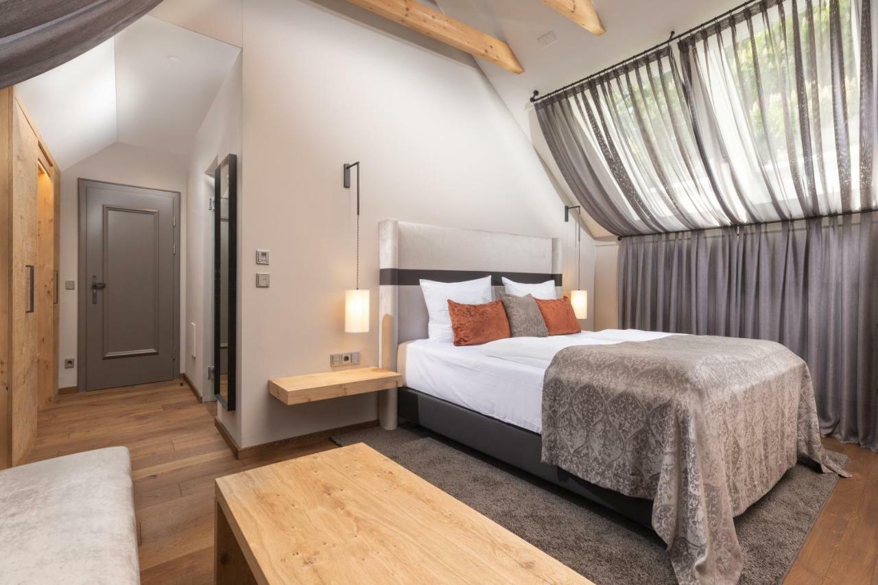 Hotel Goldene Sonne Λάντσχουτ Εξωτερικό φωτογραφία